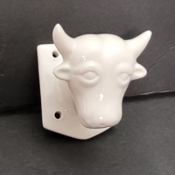 Small Ceramic Bull Cow Wall Mount Coat or Towel Holder - Picture 13 of 13